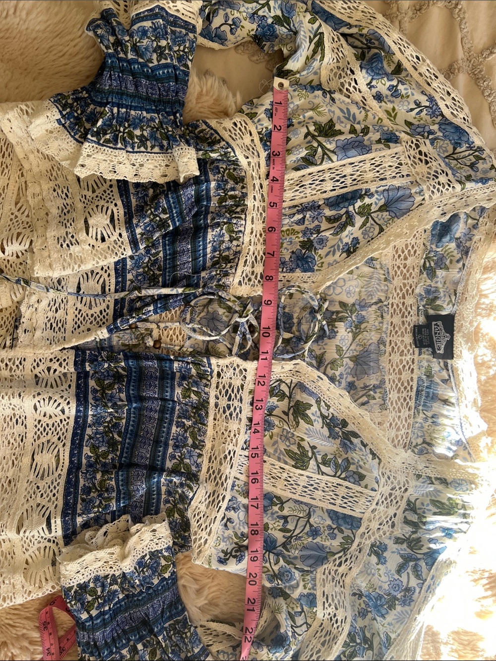 New - Angie Blue and Cream Floral Crochet-Trim Boho Blouse size Large - Picture 4 of 5